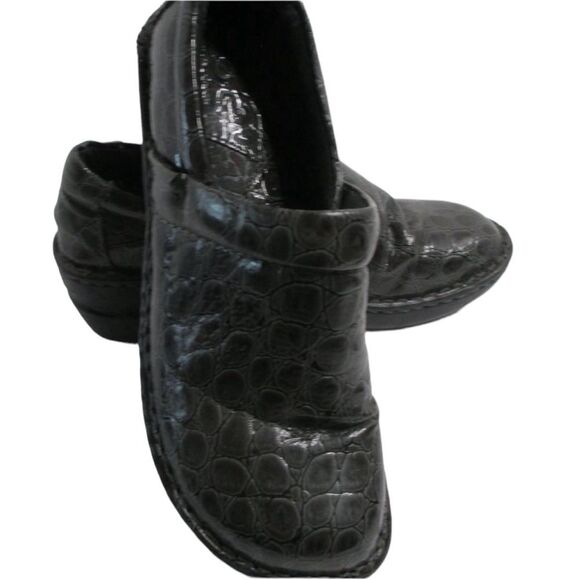 B.O.C. Born of Concept Gray Peggy Crocodile Print Slip-On Clogs Size 7.5/38.5 - Picture 1 of 16